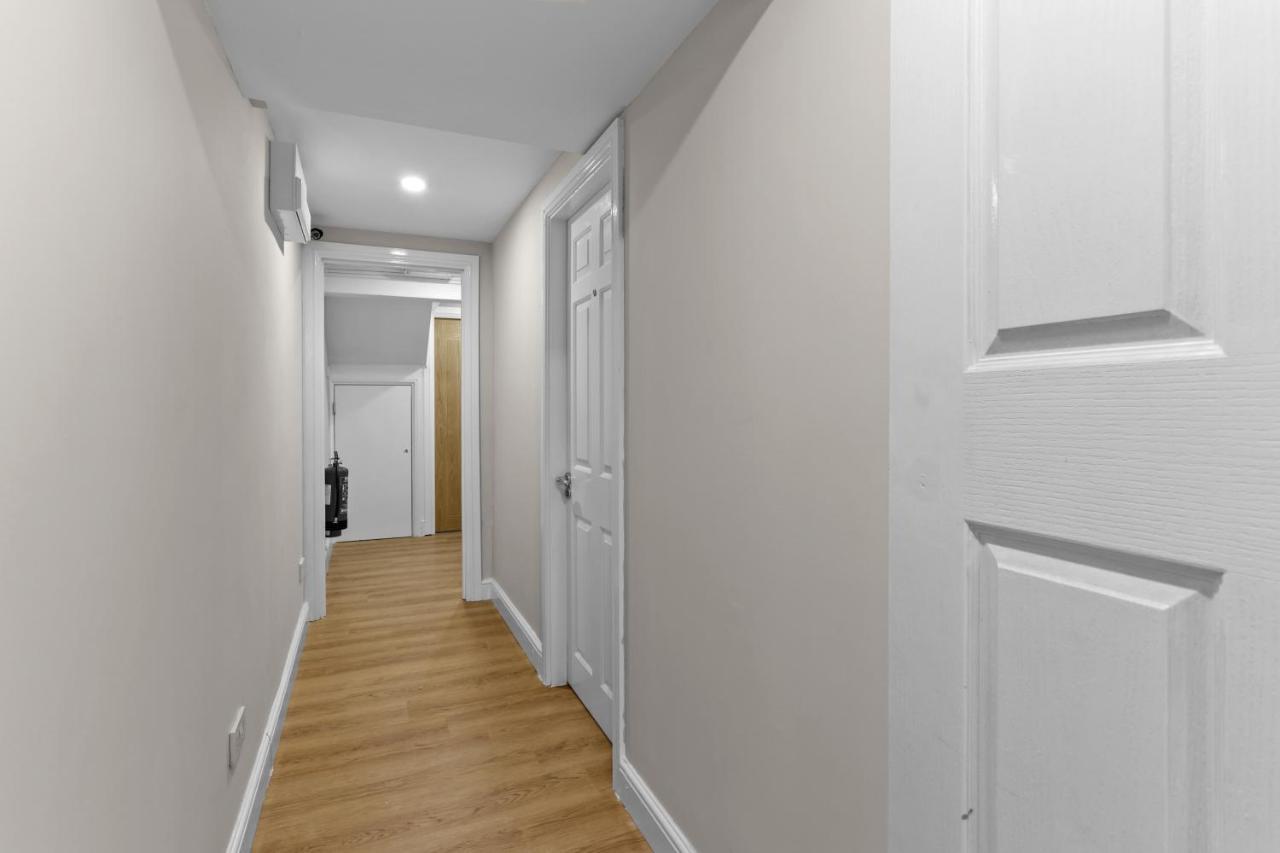 London'S Boutique Studio Exterior photo
